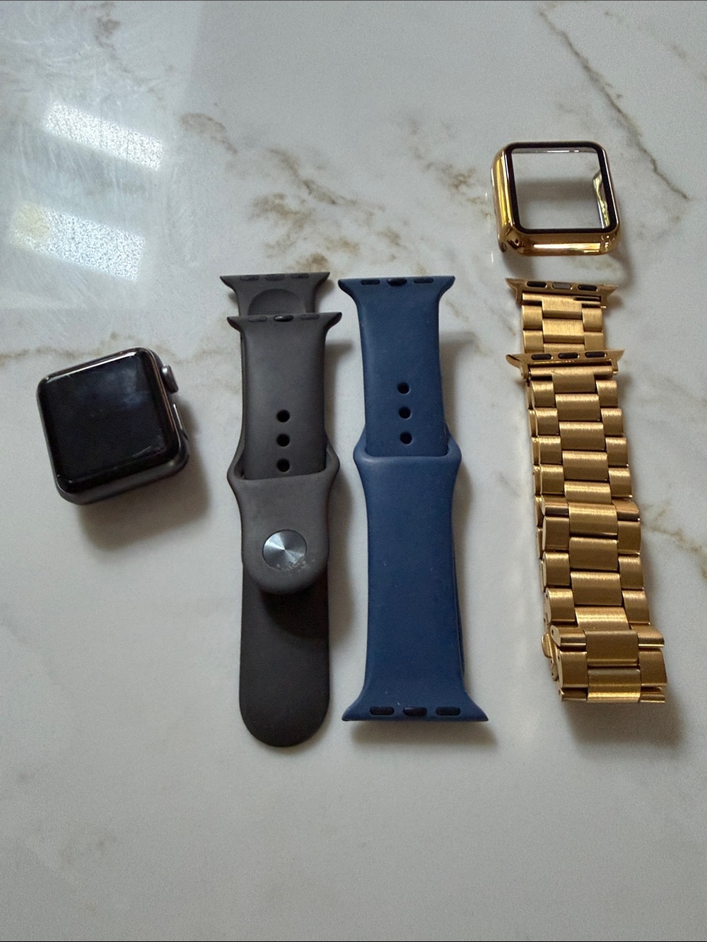 Apple Watch Series 3 38MM GPS + Cellular + 3 watch bands